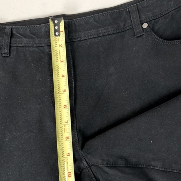 Chico’s ‘So Slimming’ 5 pocket jean with Hidden Fit Technology in Black size 12 - Picture 9 of 12